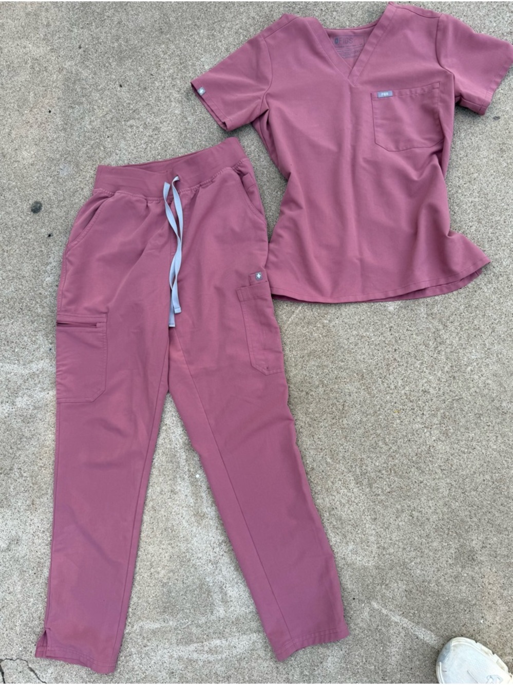 Figs Mauve Pink V-Neck Scrub Top